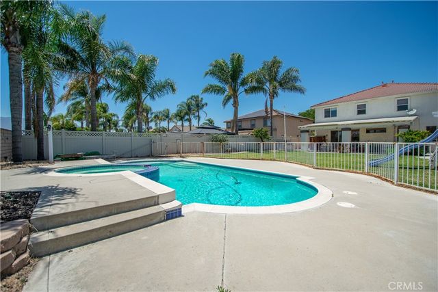 925 Hemingway Drive, Corona, CA 92878