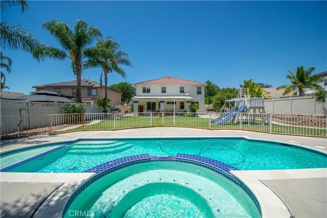 925 Hemingway Drive, Corona, CA 92878
