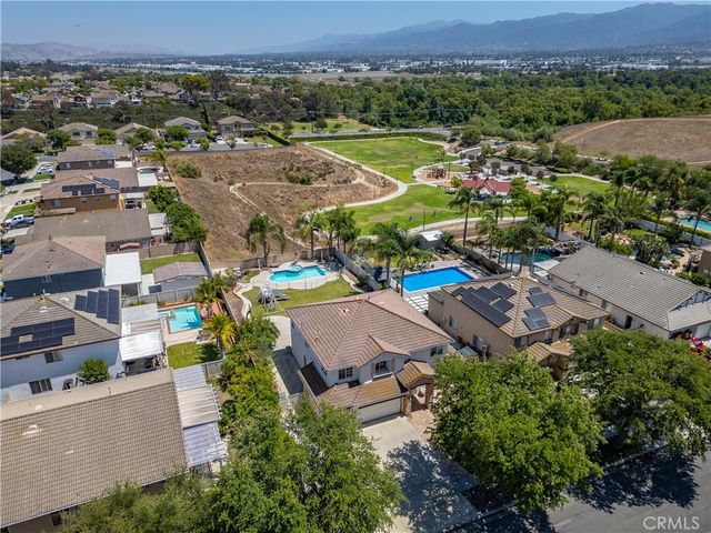 925 Hemingway Drive, Corona, CA 92878