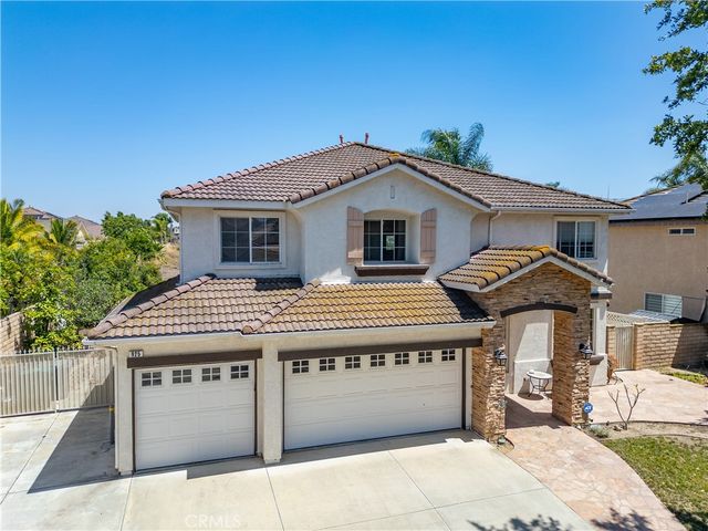 925 Hemingway Drive, Corona, CA 92878