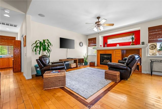925 Hemingway Drive, Corona, CA 92878