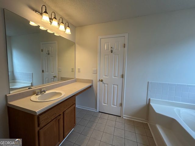 834 Kendall Park Drive, Winder, GA 30680