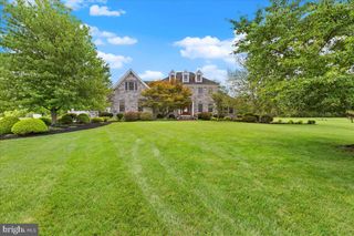 2 SCENIC HILLS CT, Belle Mead, NJ 08502