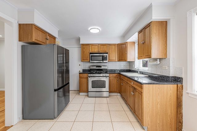 7441 W Fullerton Avenue 1N, Elmwood Park, IL 60707