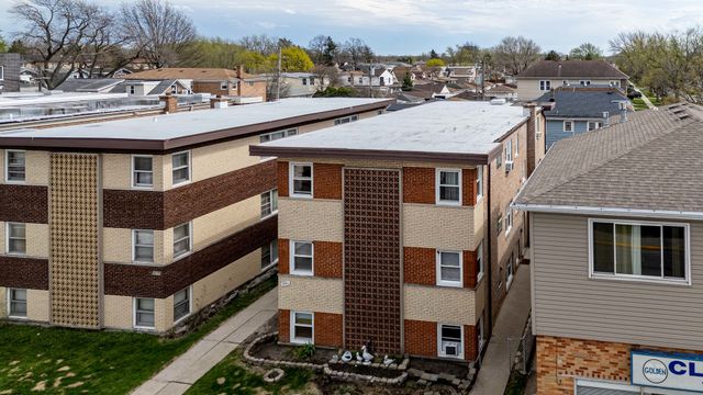 7441 W Fullerton Avenue 1N, Elmwood Park, IL 60707