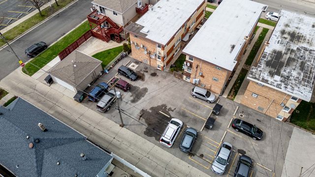 7441 W Fullerton Avenue 1N, Elmwood Park, IL 60707