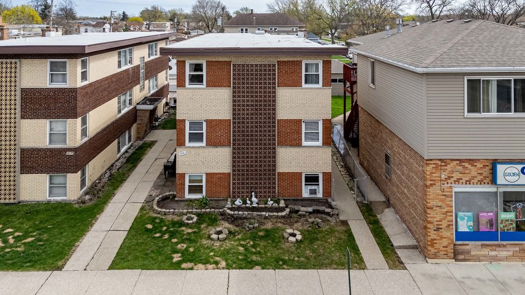 7441 W Fullerton Avenue 1N, Elmwood Park, IL 60707