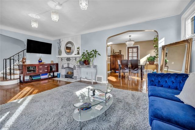 18111 Marcella Road, Cleveland, OH 44119