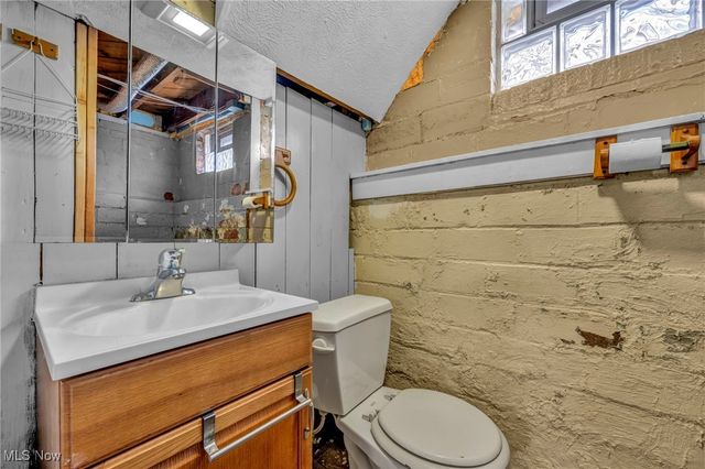 18111 Marcella Road, Cleveland, OH 44119