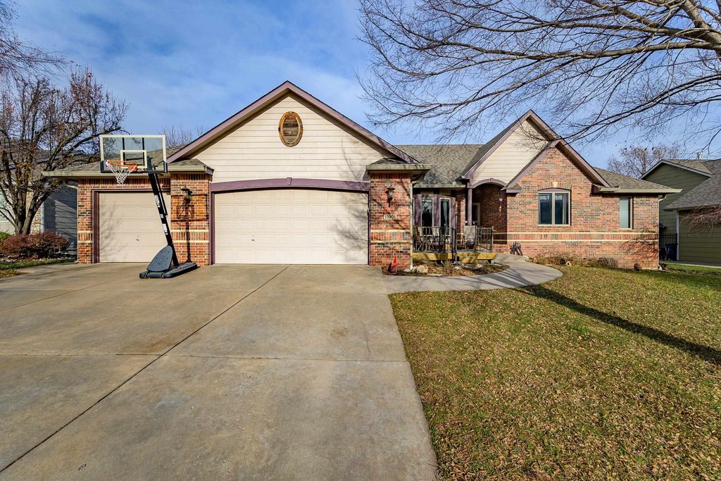 13905 W Remington Ct, Wichita, KS 67235