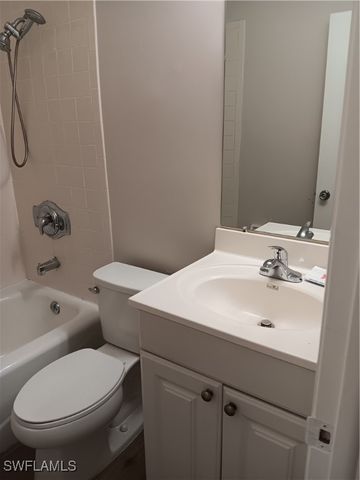 3325 Airport RD N H7, Naples, FL 34105