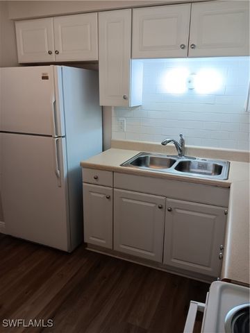 3325 Airport RD N H7, Naples, FL 34105