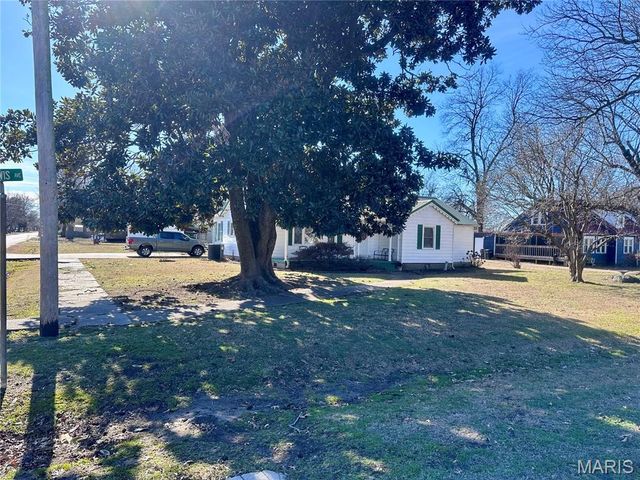 122 E Lewis Street, Lilbourn, MO 63862