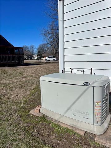 122 E Lewis Street, Lilbourn, MO 63862