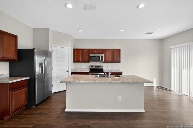 3916 Asher Alley, St Hedwig, TX 78152