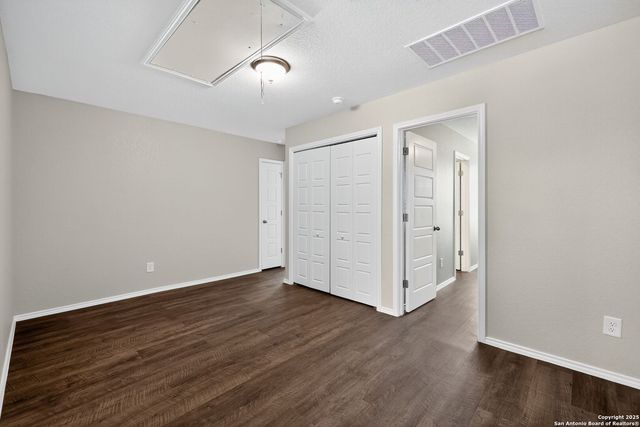 3916 Asher Alley, St Hedwig, TX 78152