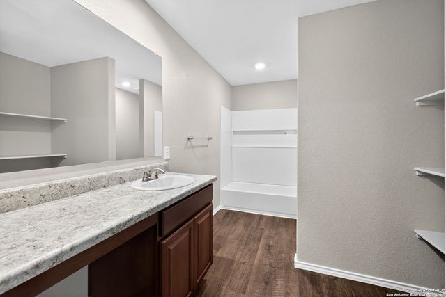 3916 Asher Alley, St Hedwig, TX 78152