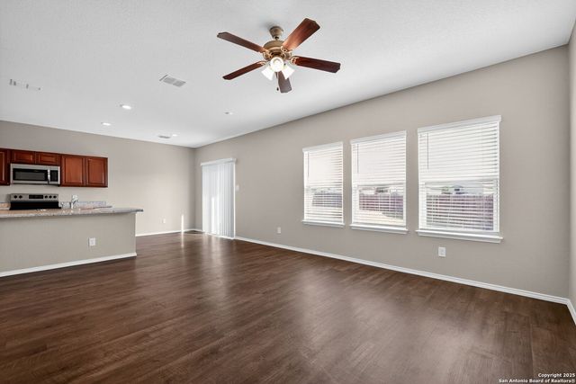 3916 Asher Alley, St Hedwig, TX 78152