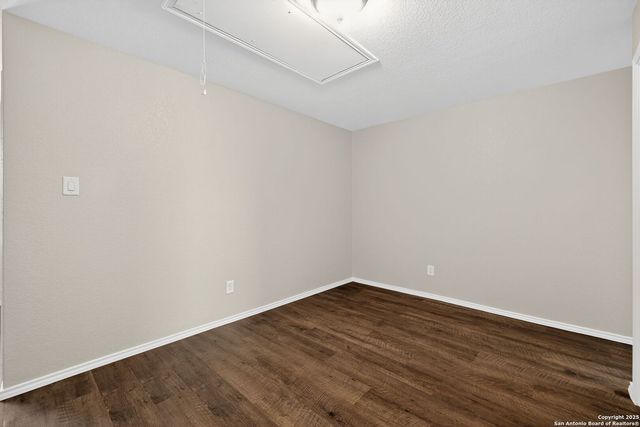 3916 Asher Alley, St Hedwig, TX 78152