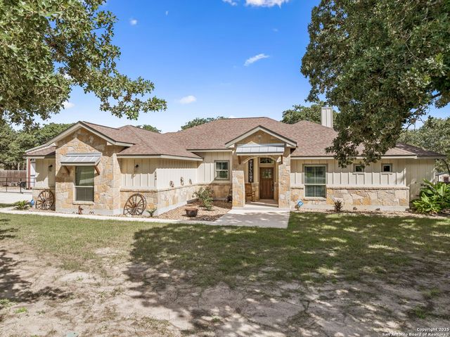 164 Sendera, La Vernia, TX 78121