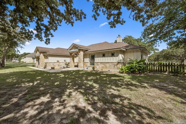 164 Sendera, La Vernia, TX 78121