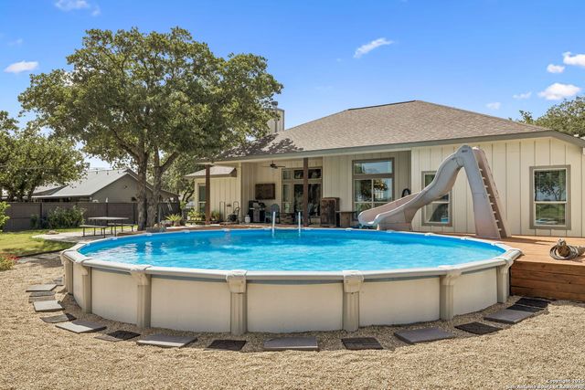 164 Sendera, La Vernia, TX 78121
