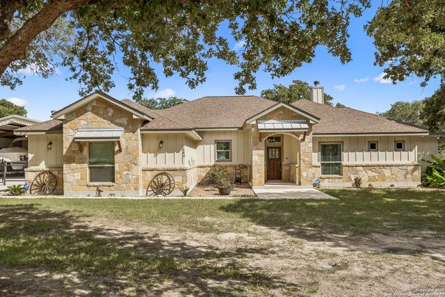 164 Sendera, La Vernia, TX 78121