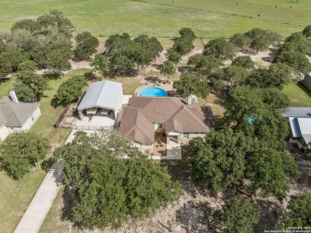 164 Sendera, La Vernia, TX 78121