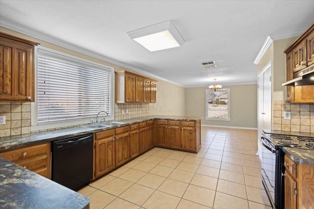 1822 Northwood Court, Longview, TX 75604