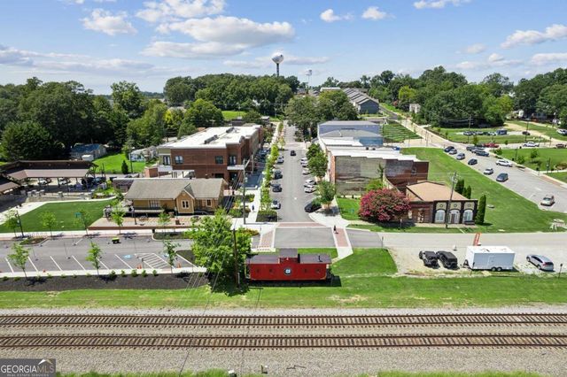 5566 Overview Drive, Flowery Branch, GA 30542