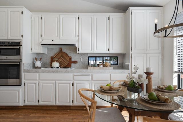 8 Starling Dr, Petaluma, CA 94954