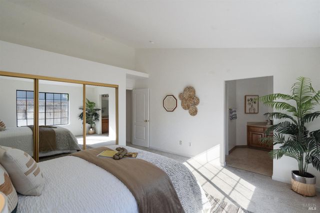 8 Starling Dr, Petaluma, CA 94954