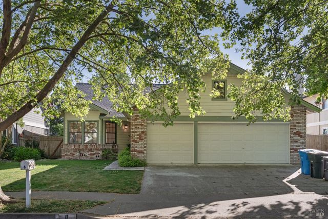 8 Starling Dr, Petaluma, CA 94954