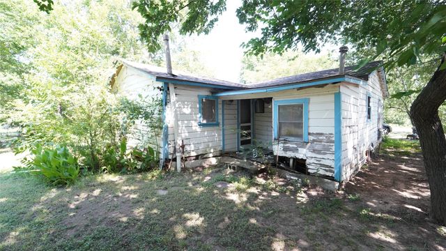 833 Carmela Court, Cleburne, TX 76031