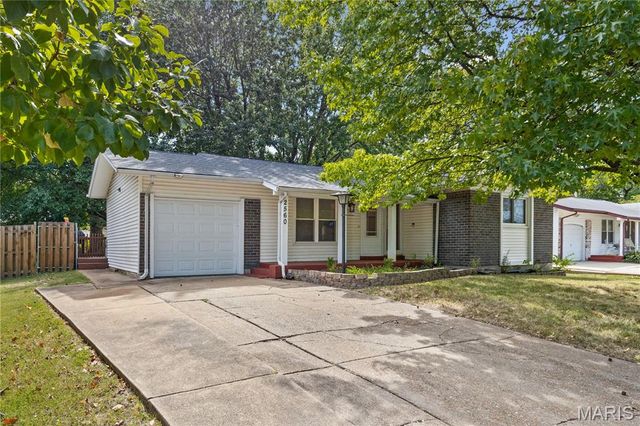 2560 Wedgwood Drive, Florissant, MO 63033