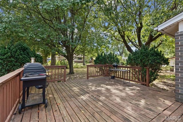 2560 Wedgwood Drive, Florissant, MO 63033