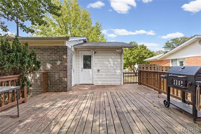 2560 Wedgwood Drive, Florissant, MO 63033