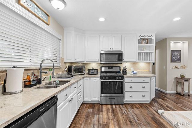 2560 Wedgwood Drive, Florissant, MO 63033