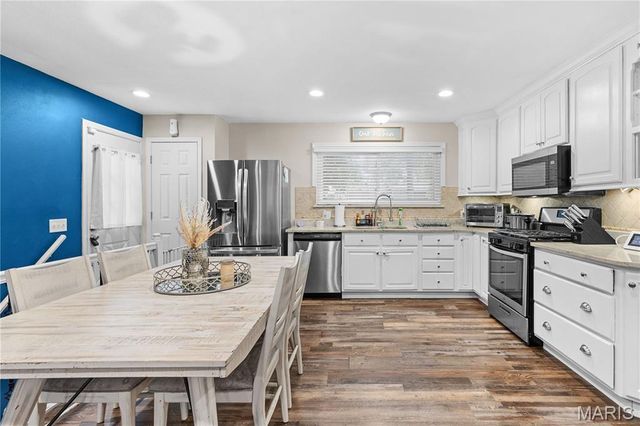 2560 Wedgwood Drive, Florissant, MO 63033