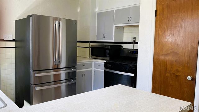 1600 W H Street, Swansea, IL 62226