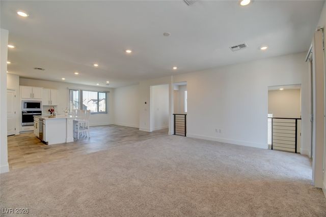 7355 Crown Landing Street, Las Vegas, NV 89113