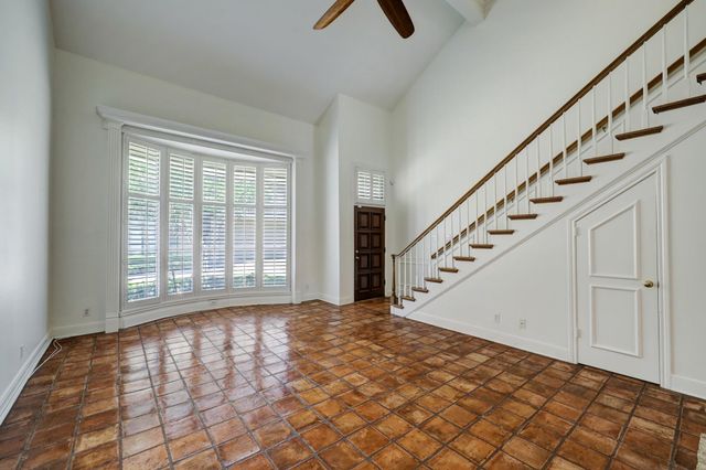 2313 Nantucket Drive B, Houston, TX 77057