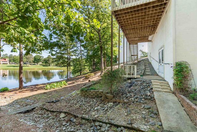 28 Lindura Way, Hot Springs Village, AR 71909