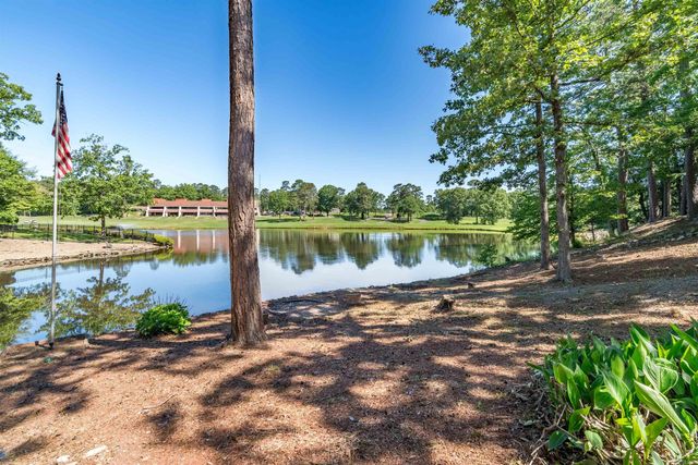28 Lindura Way, Hot Springs Village, AR 71909