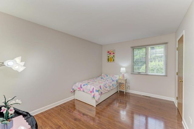 228 Brookside Lane A, Willowbrook, IL 60527