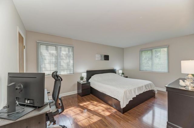 228 Brookside Lane A, Willowbrook, IL 60527