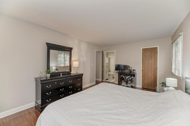 228 Brookside Lane A, Willowbrook, IL 60527
