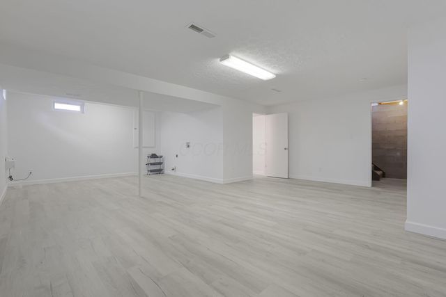 239 Peters Run Court, Commercial Point, OH 43116