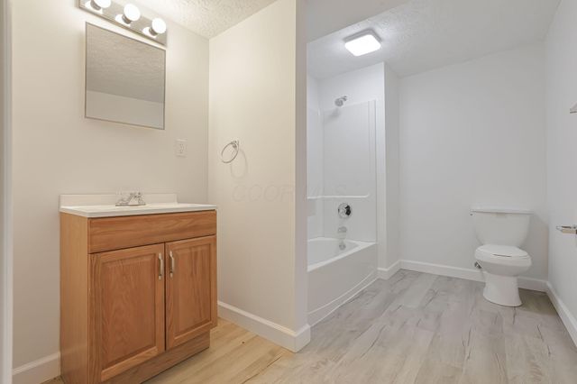 239 Peters Run Court, Commercial Point, OH 43116