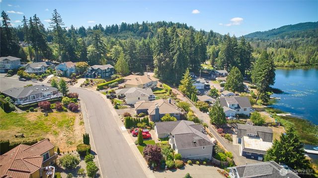 6061 Osprey Circle, Bremerton, WA 98312